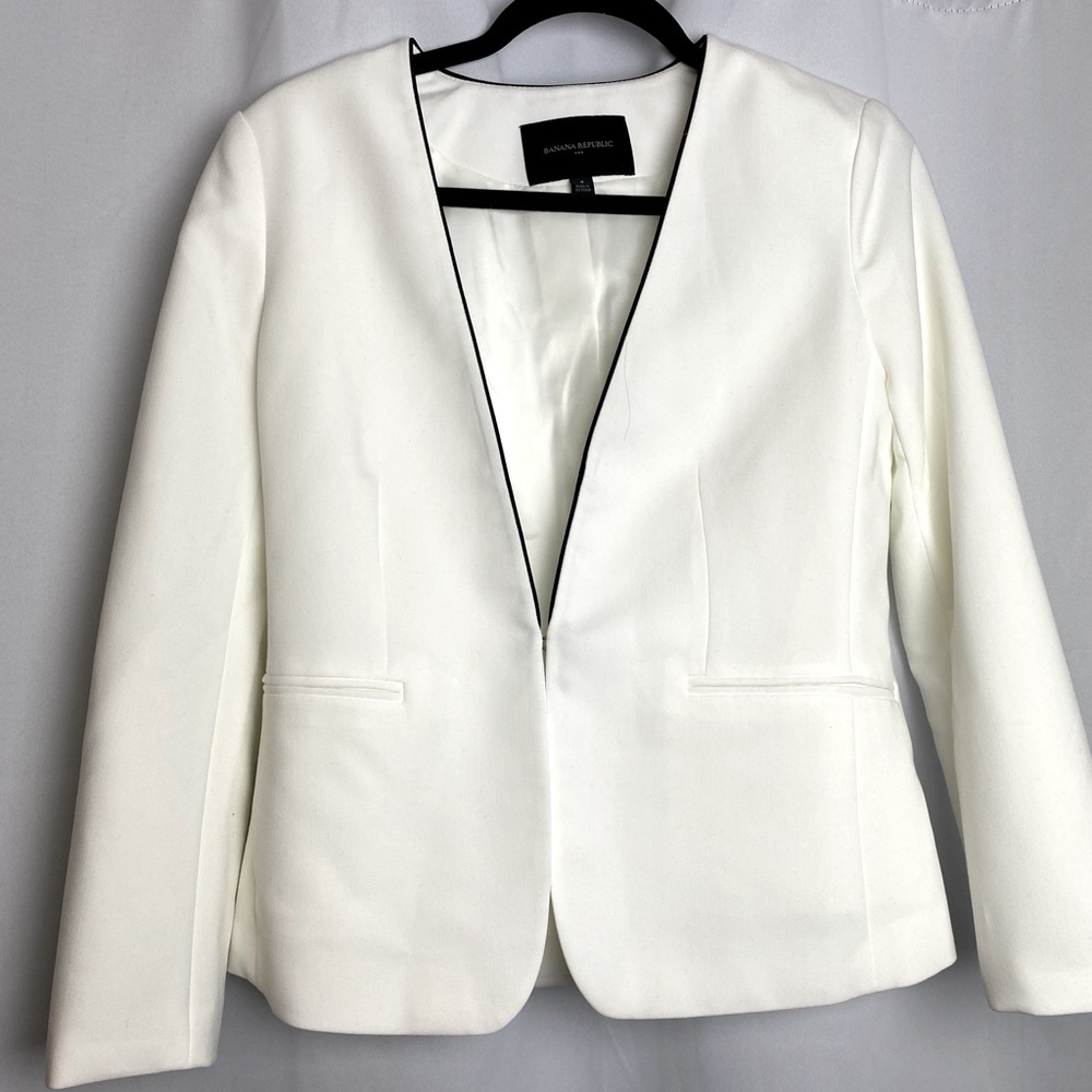White blazer never worn HIGH QUALITY